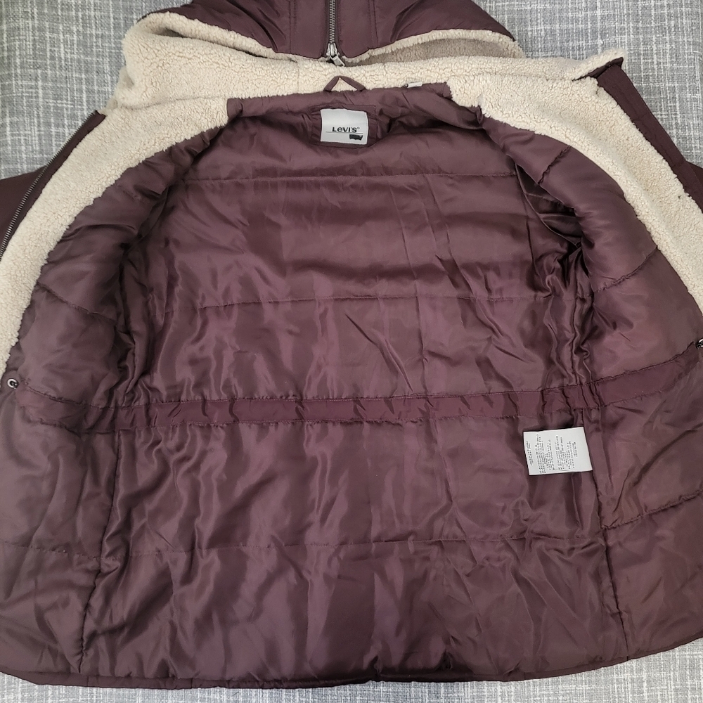 LEVI'S Quilted Puffer Coat Jacket Sherpa Hood and Trim Burgundy Women's M - Picture 4 of 16